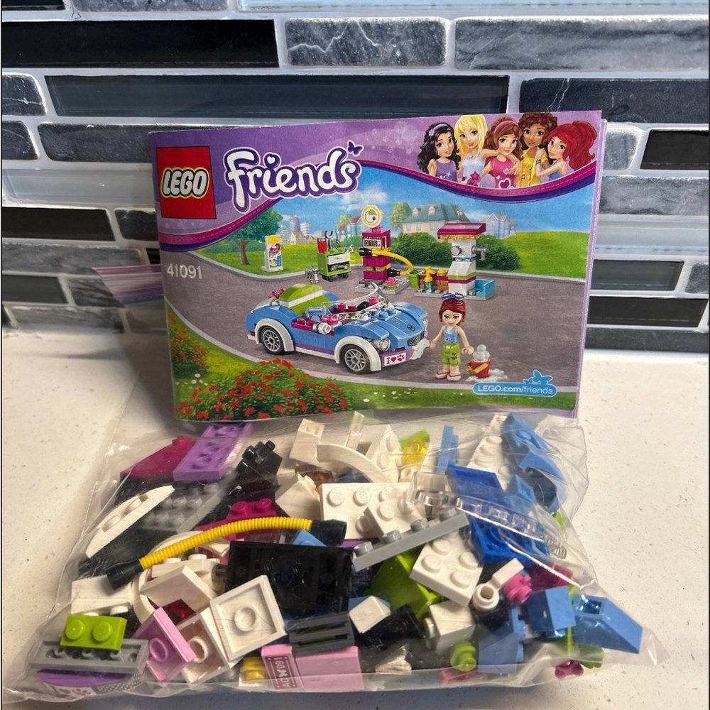 Lego Friends Mia’s Roadster